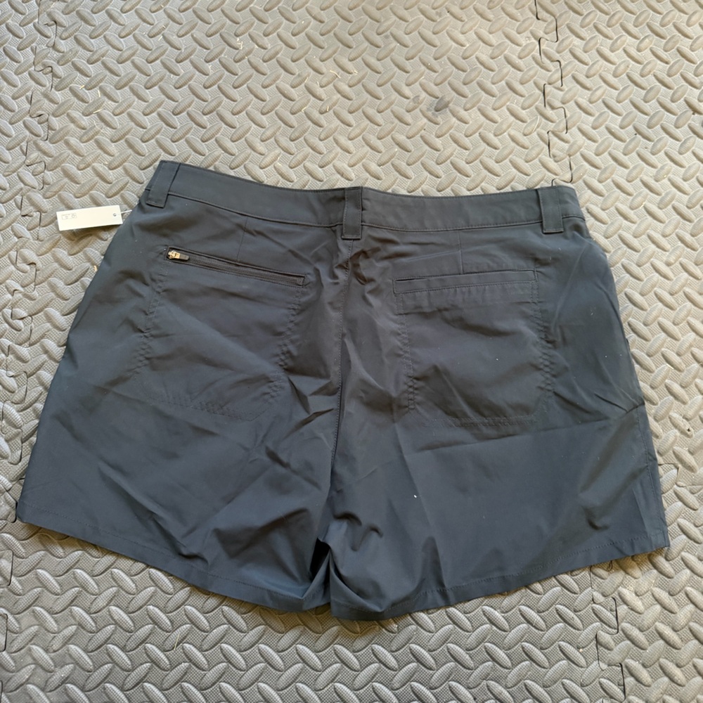 Amazon Essentials Black Flat Front Casual Shorts … - image 3